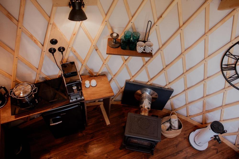 Jurty Z Widokiem, Prywatna Balia- Dzikolas Glamping Krasnobrod Exterior photo