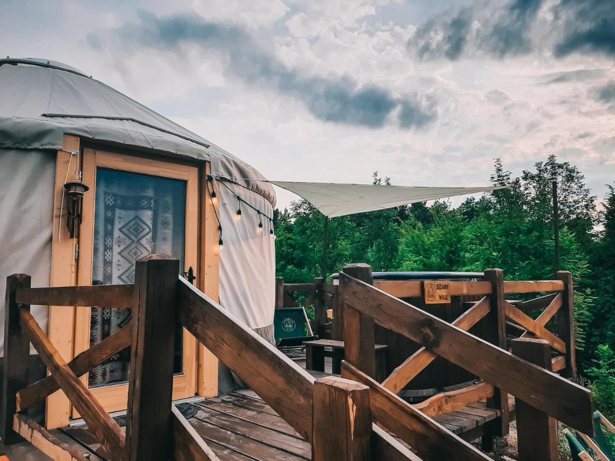 Jurty Z Widokiem, Prywatna Balia- Dzikolas Glamping Krasnobrod Exterior photo