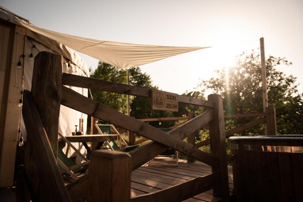 Jurty Z Widokiem, Prywatna Balia- Dzikolas Glamping Krasnobrod Exterior photo