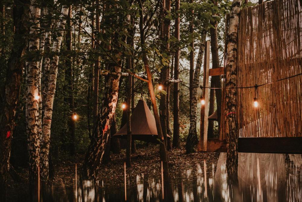 Jurty Z Widokiem, Prywatna Balia- Dzikolas Glamping Krasnobrod Exterior photo