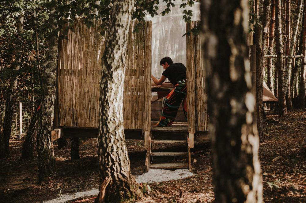 Jurty Z Widokiem, Prywatna Balia- Dzikolas Glamping Krasnobrod Exterior photo