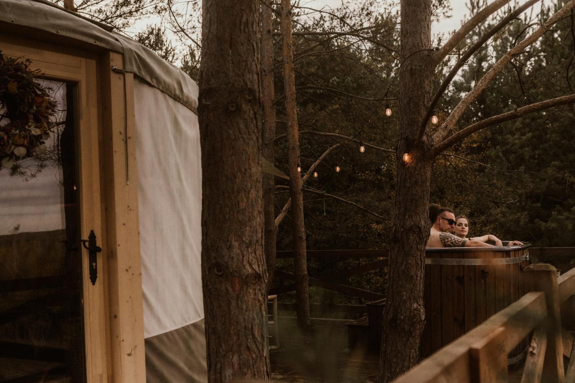 Jurty Z Widokiem, Prywatna Balia- Dzikolas Glamping Krasnobrod Exterior photo