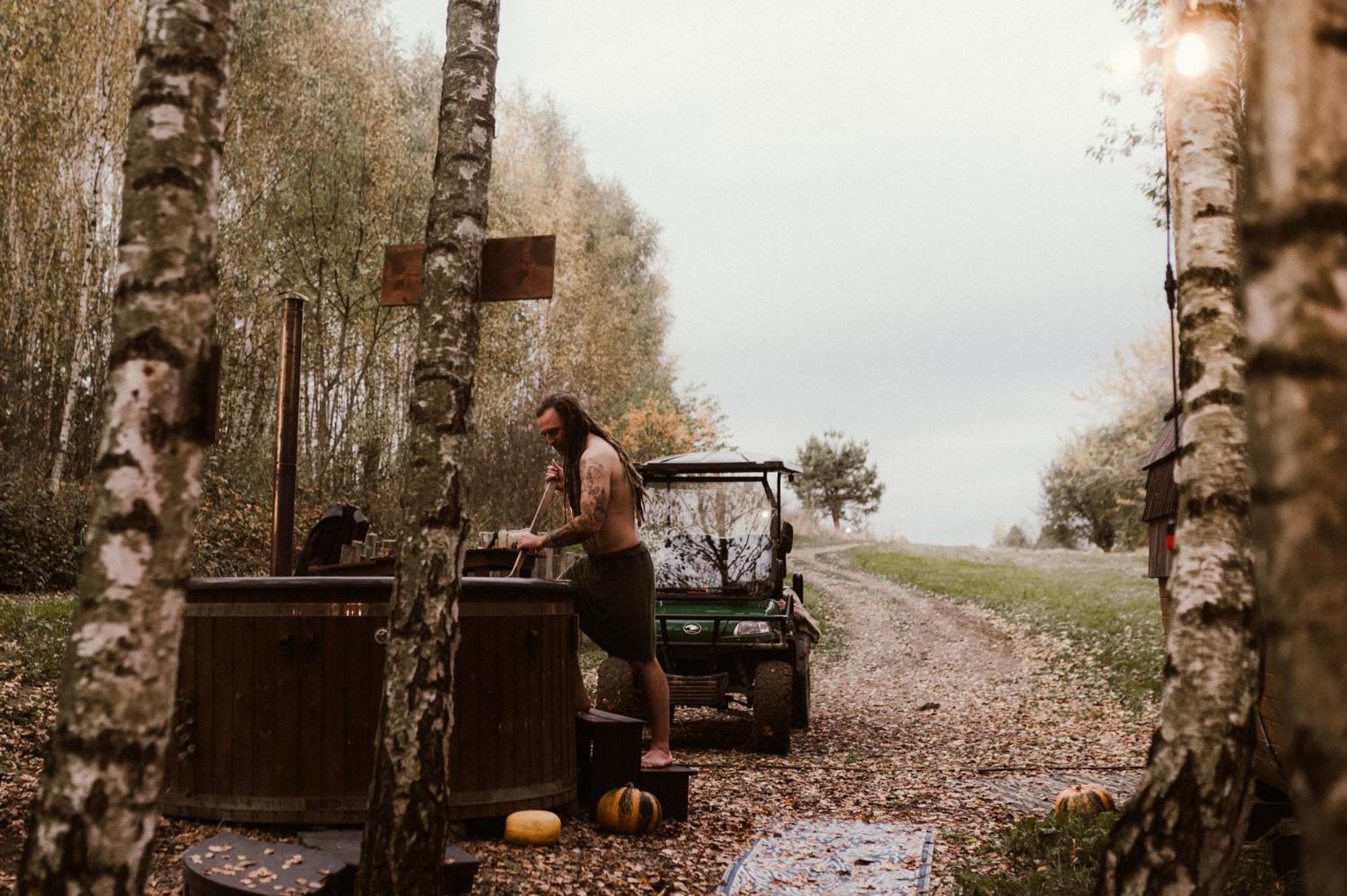 Jurty Z Widokiem, Prywatna Balia- Dzikolas Glamping Krasnobrod Exterior photo