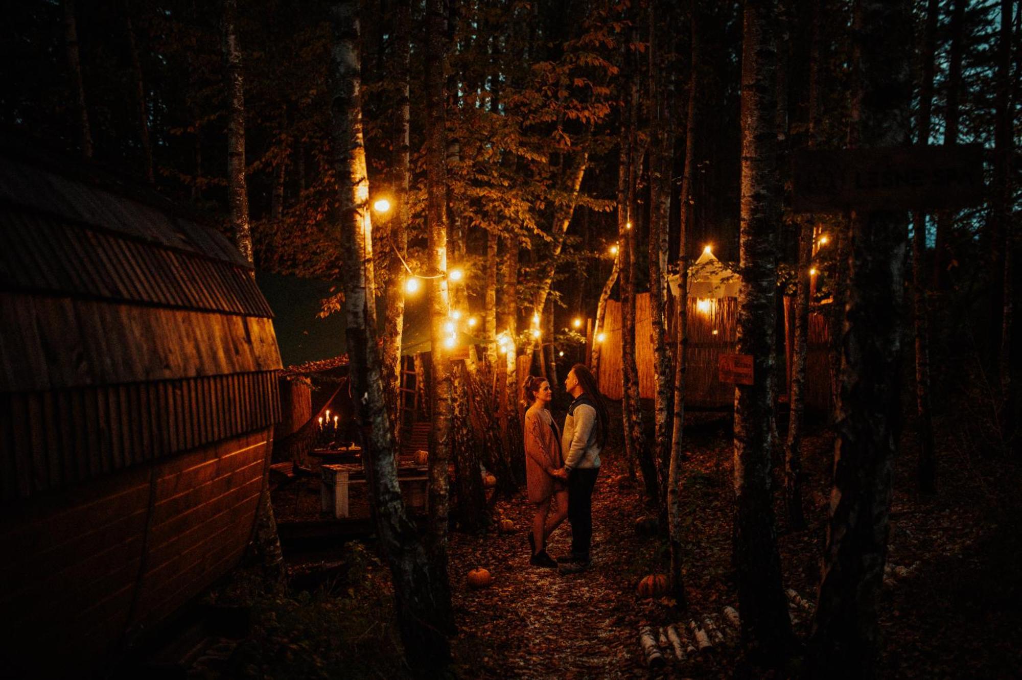 Jurty Z Widokiem, Prywatna Balia- Dzikolas Glamping Krasnobrod Exterior photo